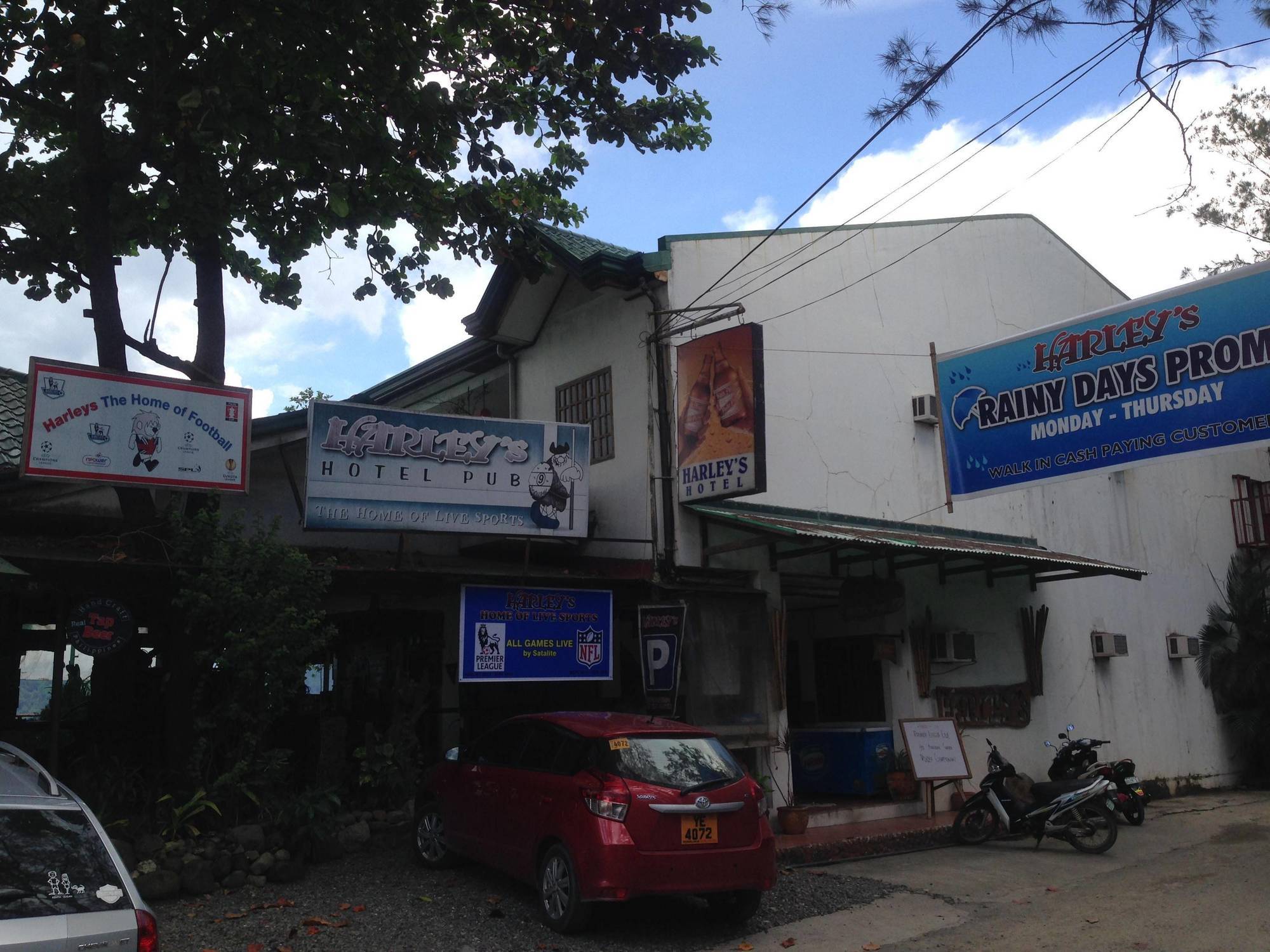 Harleys Hotel Olongapo Exterior photo